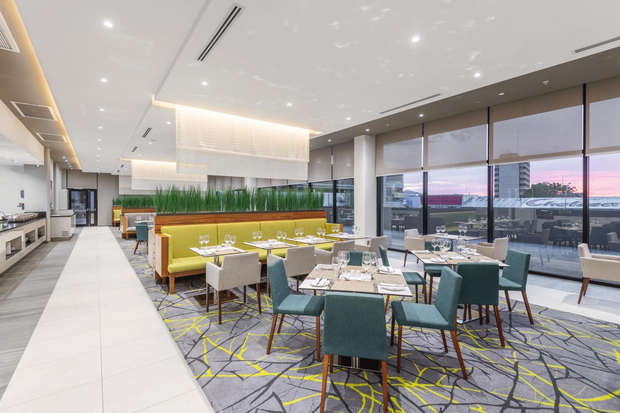 Hilton Garden Inn ويندهوك المظهر الخارجي الصورة