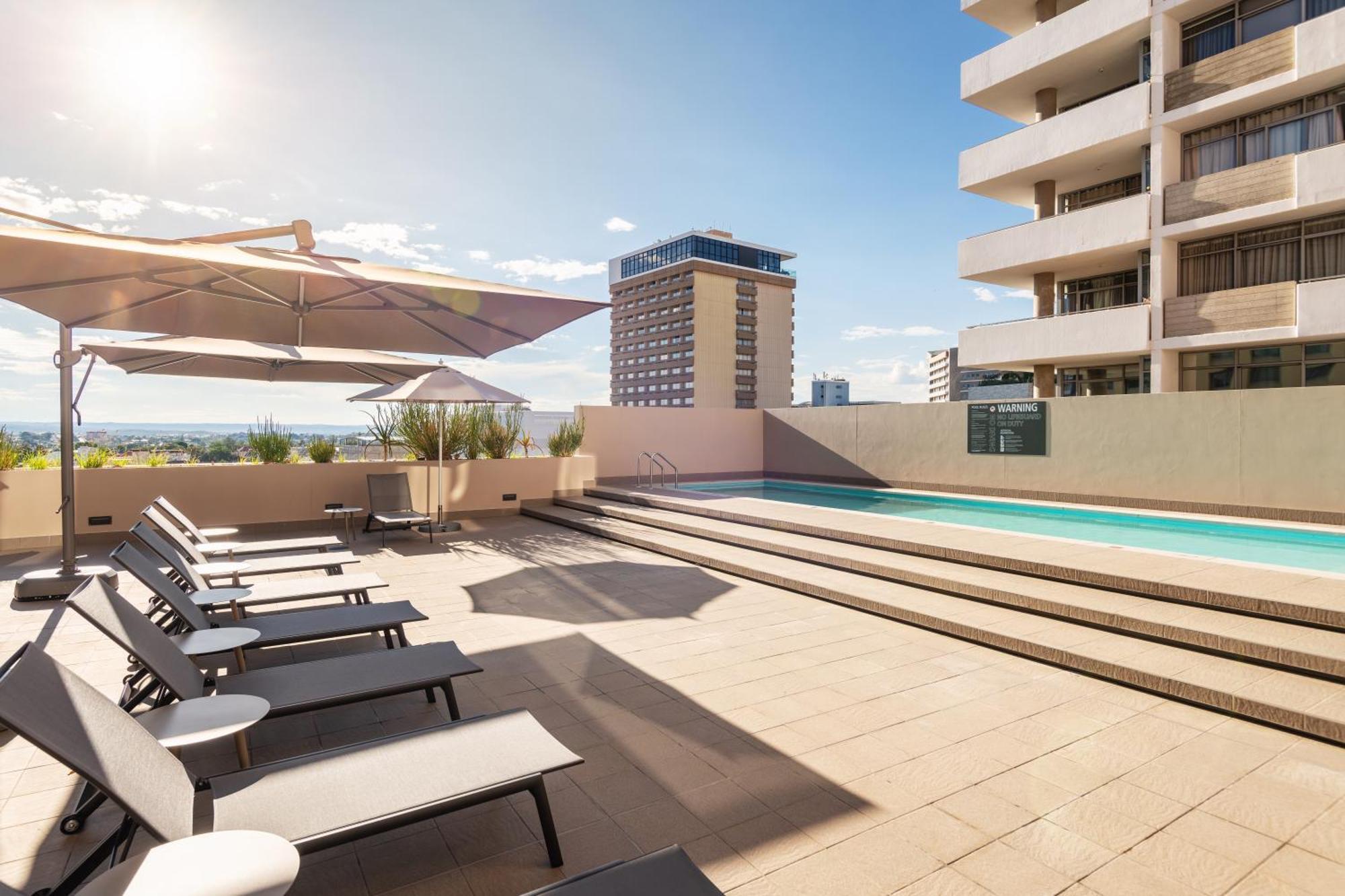 Hilton Garden Inn ويندهوك المظهر الخارجي الصورة