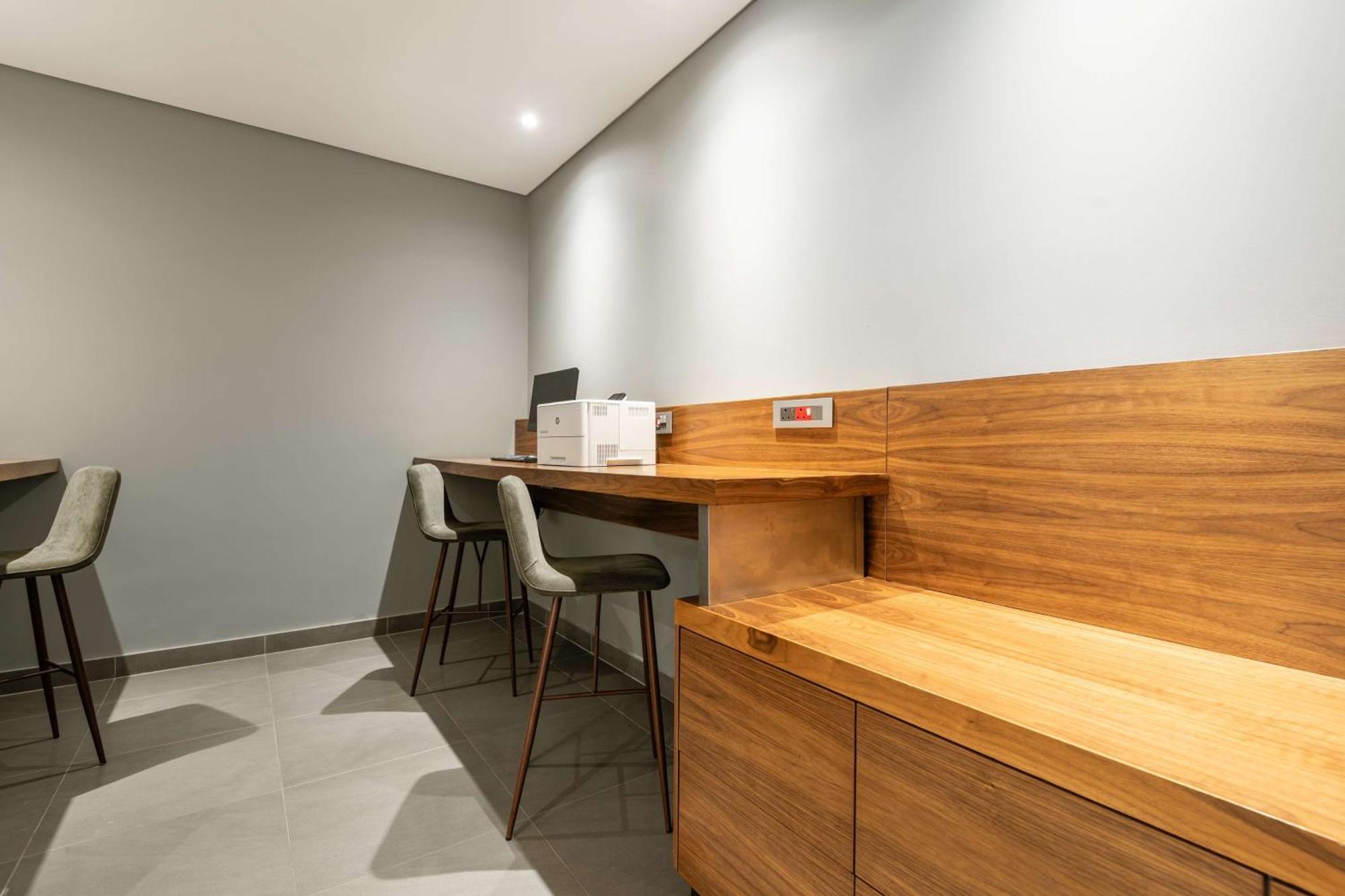 Hilton Garden Inn ويندهوك المظهر الخارجي الصورة