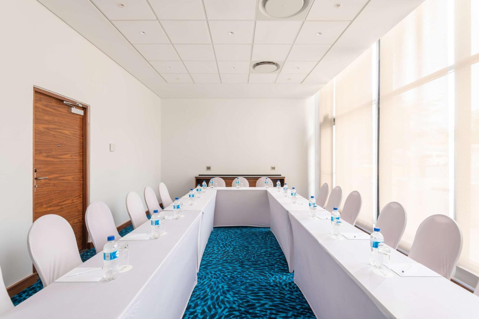 Hilton Garden Inn ويندهوك المظهر الخارجي الصورة