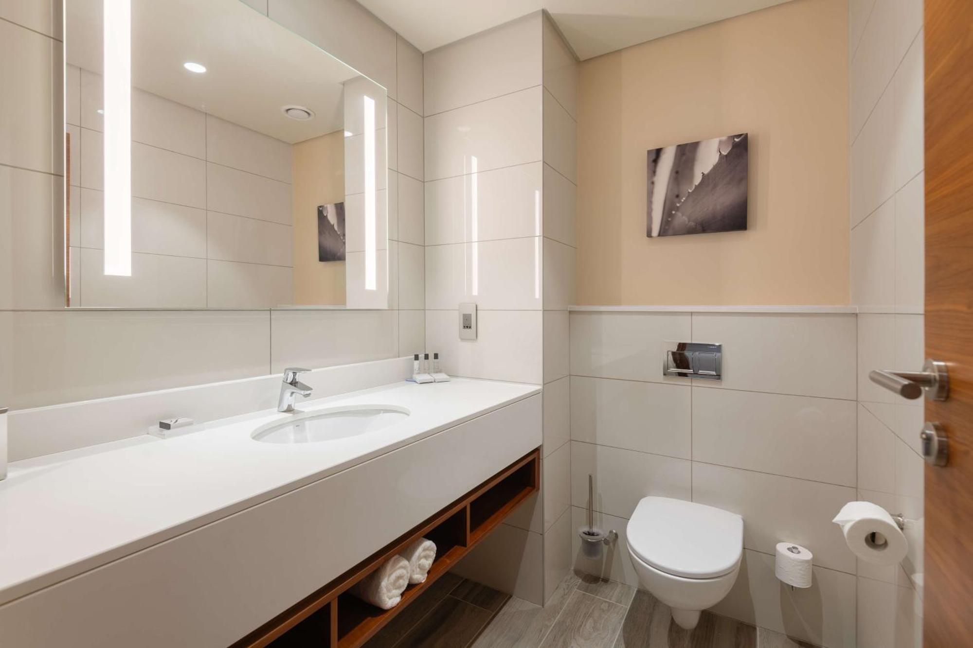 Hilton Garden Inn ويندهوك المظهر الخارجي الصورة