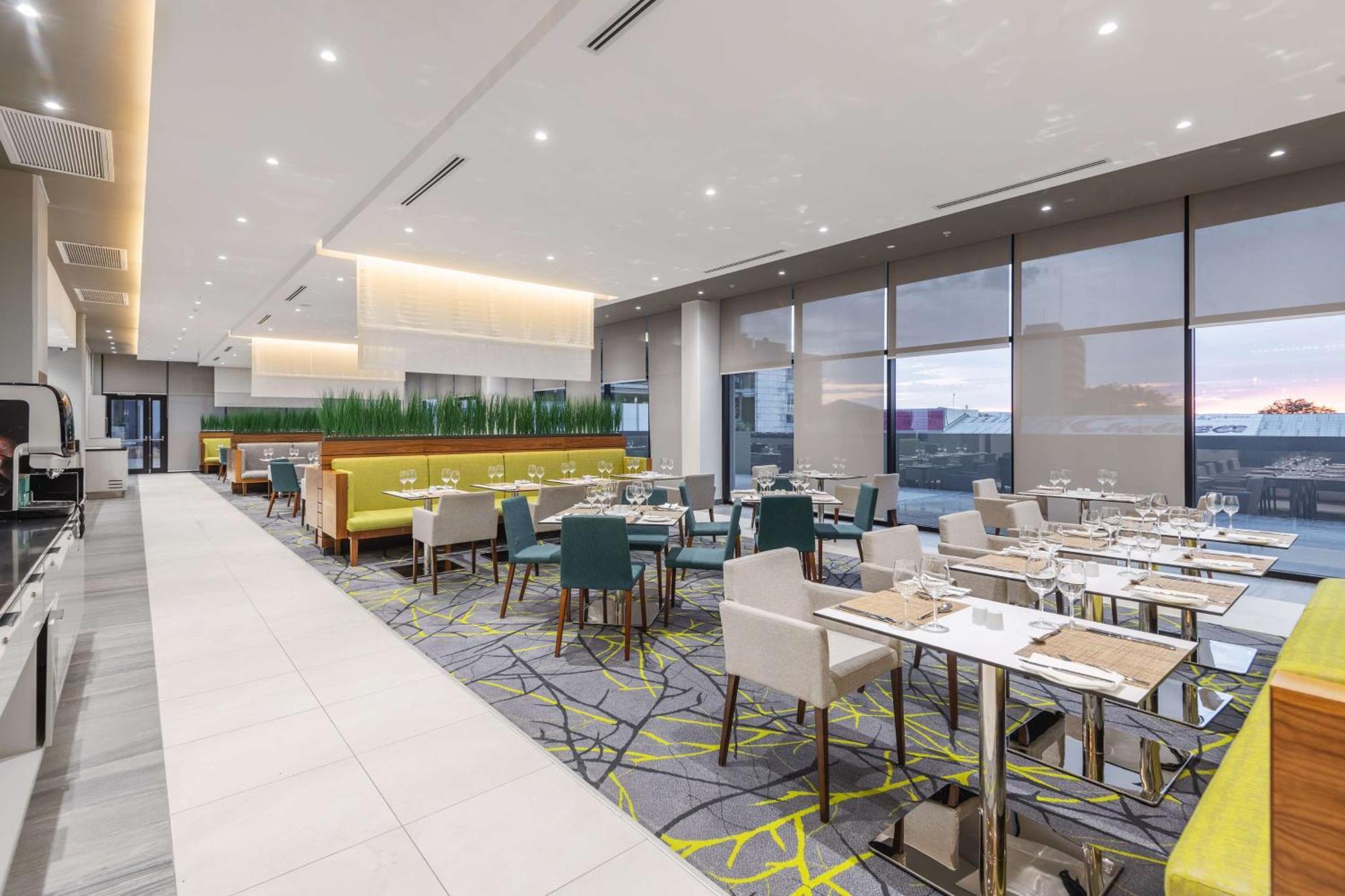 Hilton Garden Inn ويندهوك المظهر الخارجي الصورة