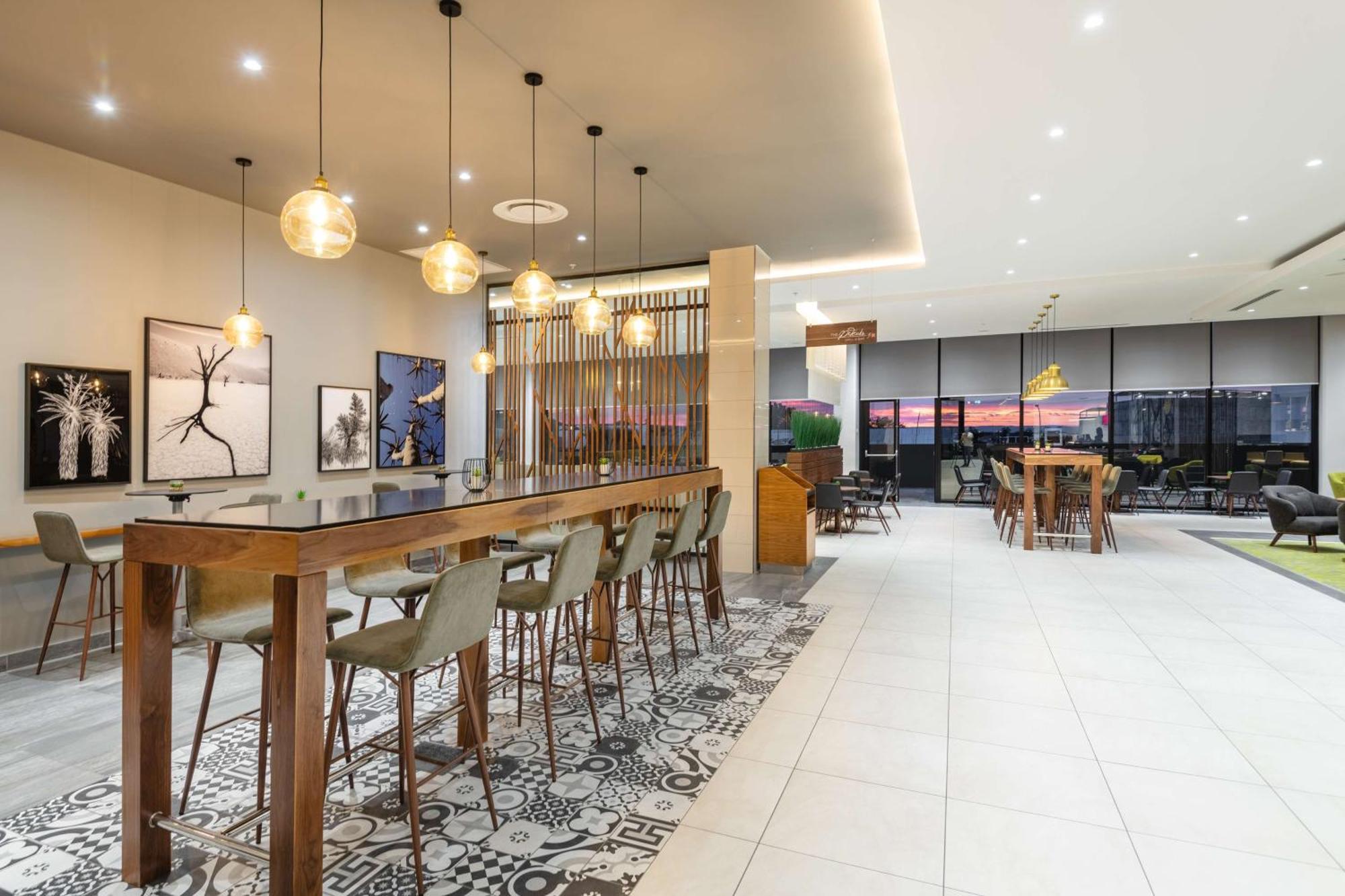 Hilton Garden Inn ويندهوك المظهر الخارجي الصورة