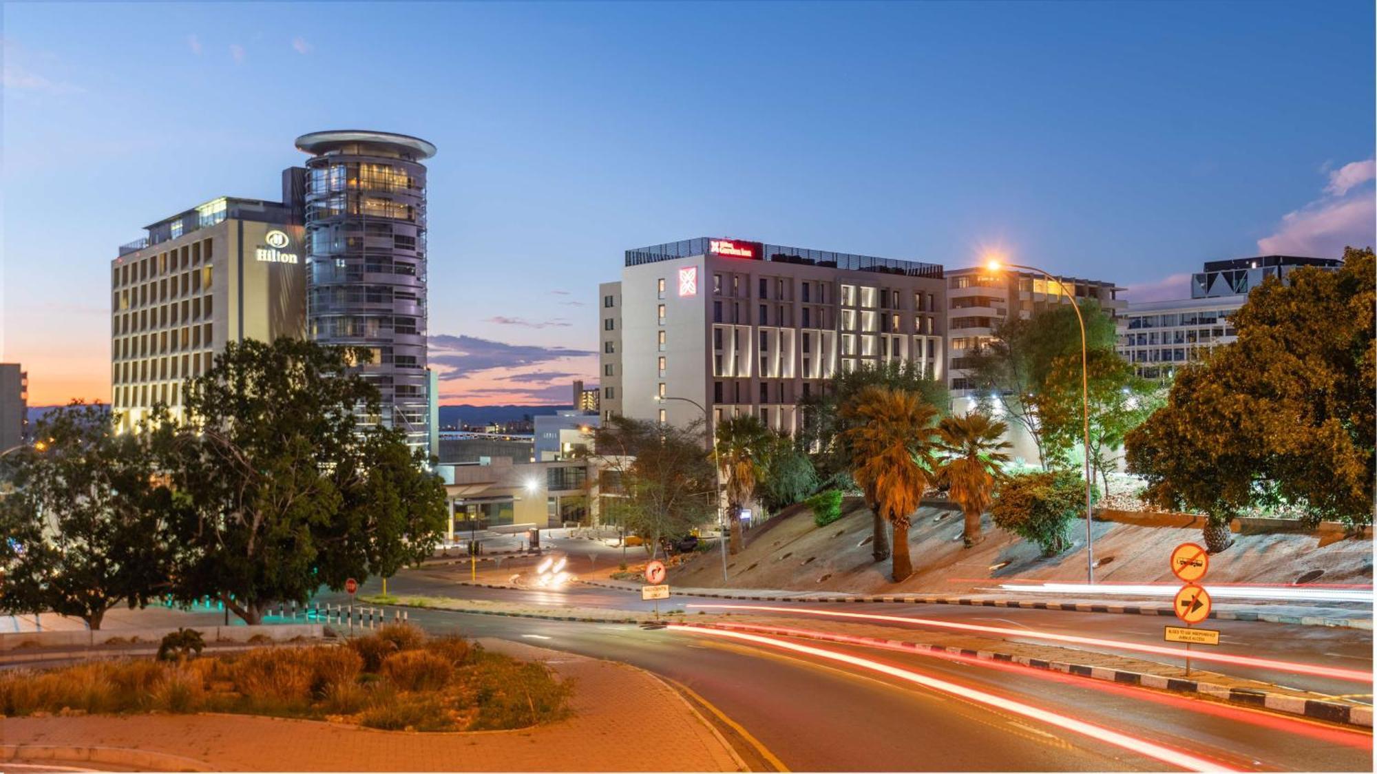 Hilton Garden Inn ويندهوك المظهر الخارجي الصورة