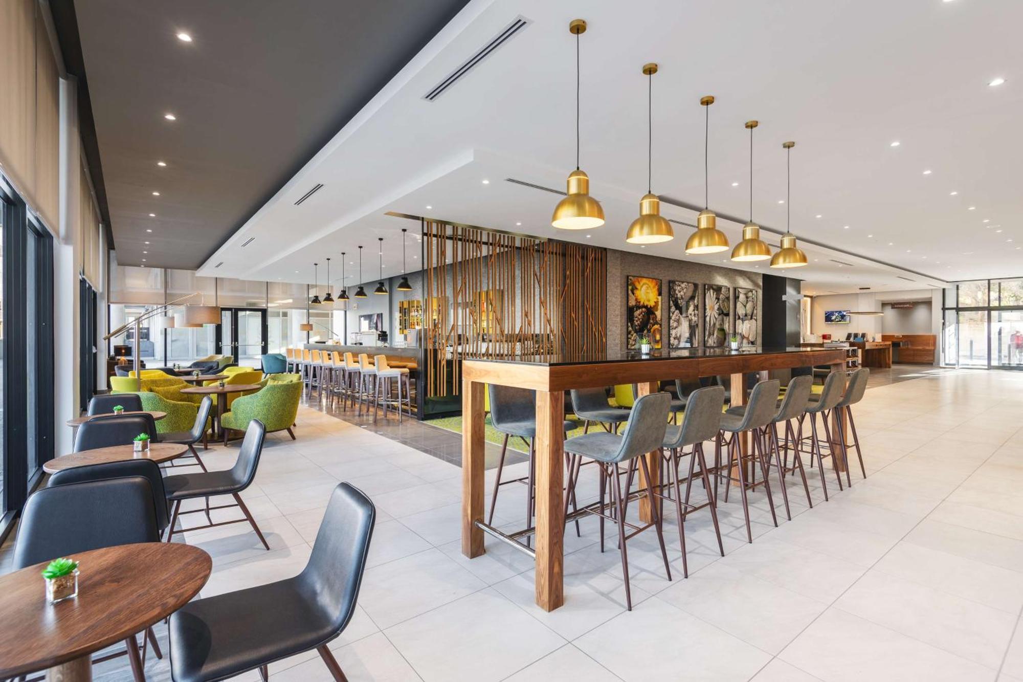 Hilton Garden Inn ويندهوك المظهر الخارجي الصورة