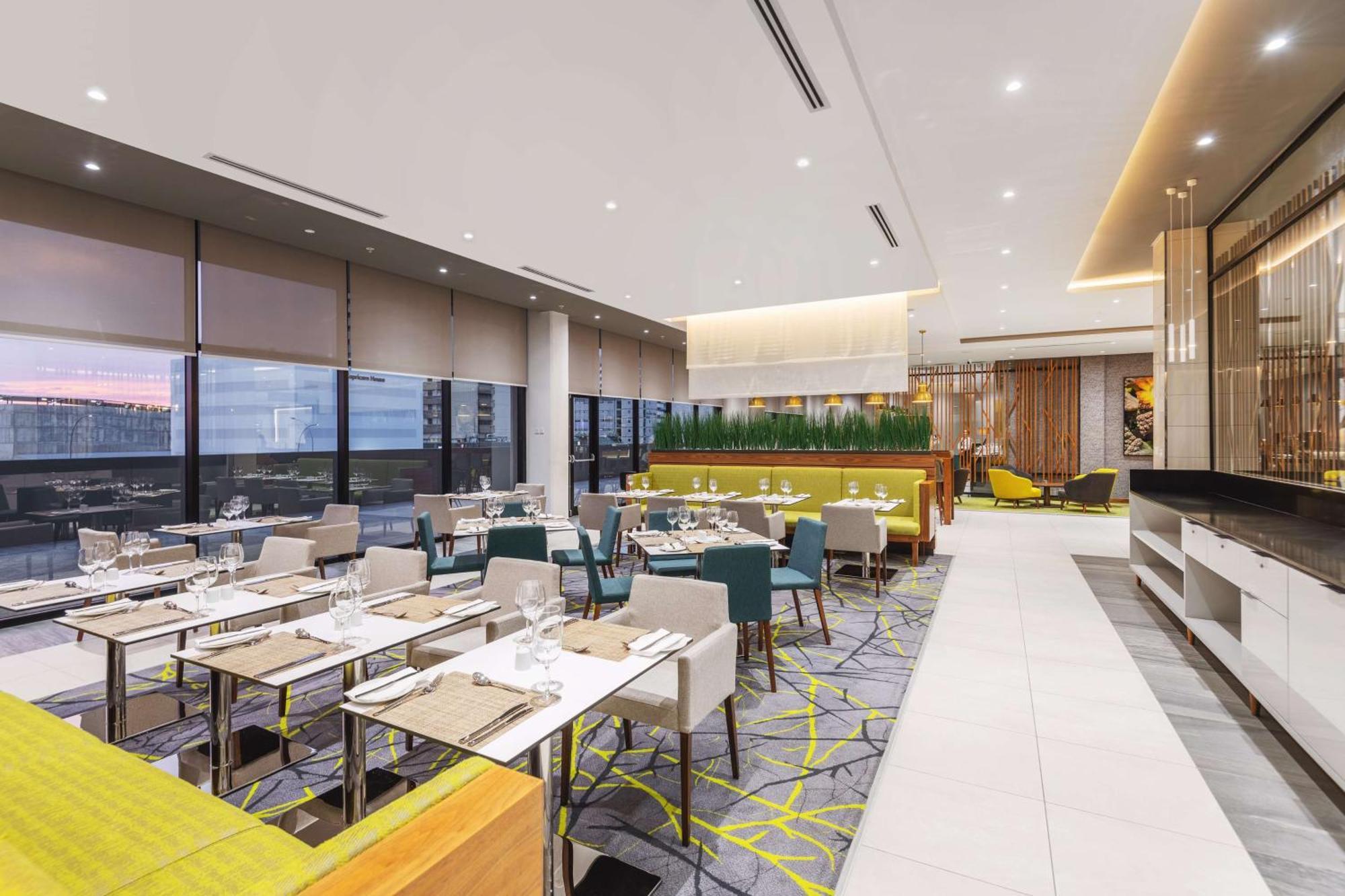 Hilton Garden Inn ويندهوك المظهر الخارجي الصورة