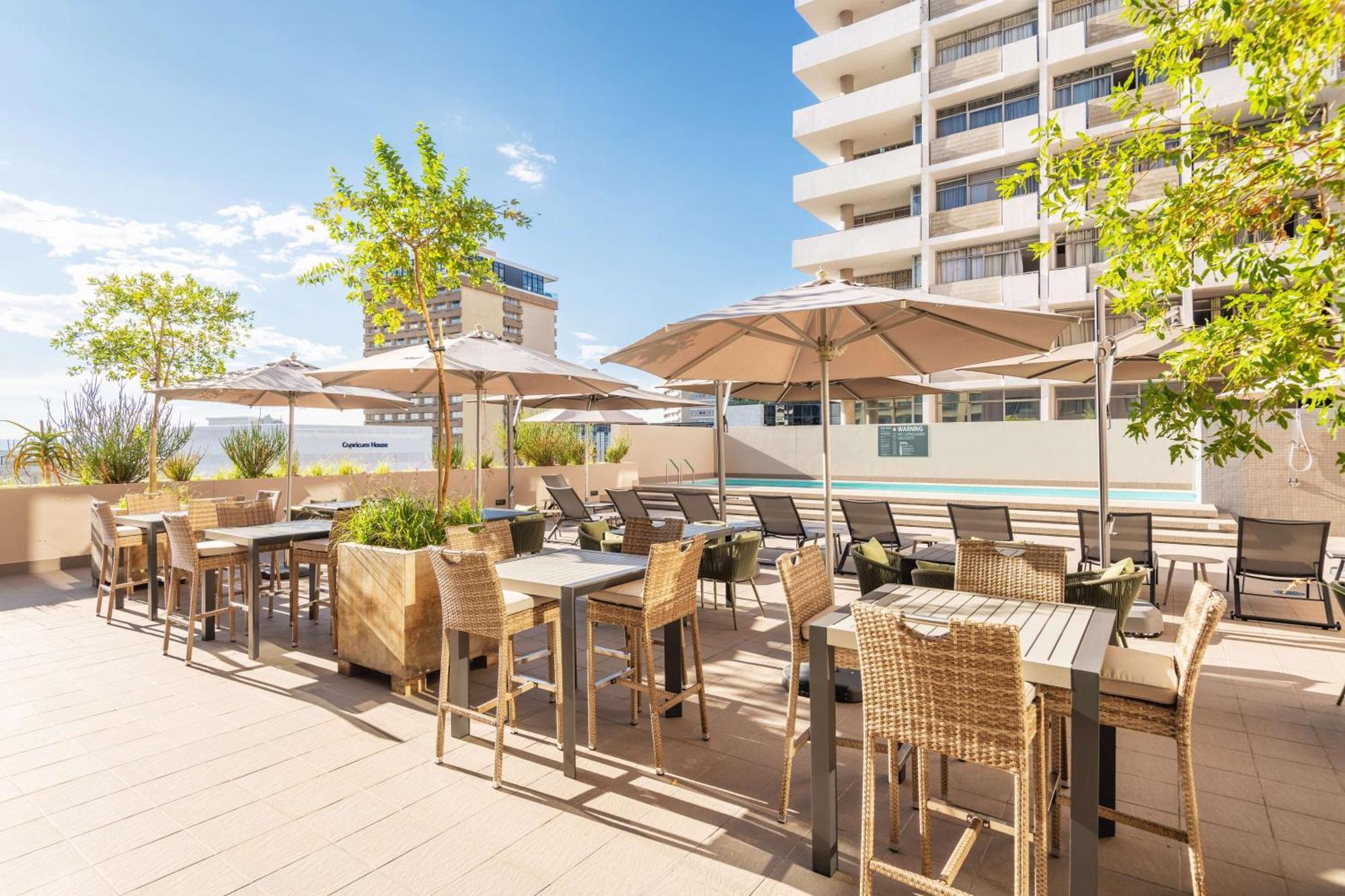 Hilton Garden Inn ويندهوك المظهر الخارجي الصورة